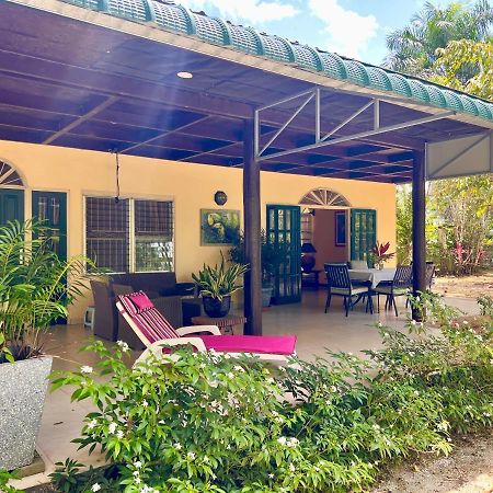 Akka Villa Meerzorg Luaran gambar