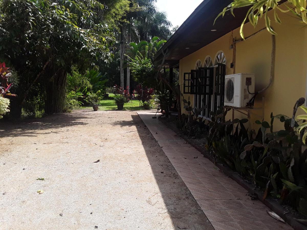 Akka Villa Meerzorg Luaran gambar